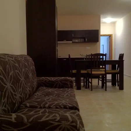 Europa 22 Beach Suites Апартаменты *